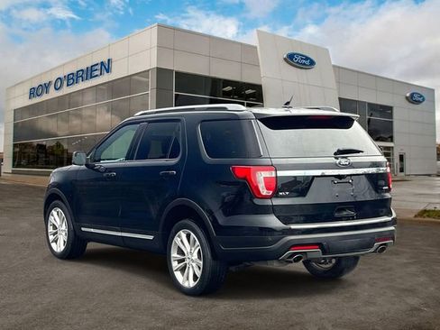 Used 2018 Ford Explorer XLT w/ Equipment Group 202A image 3
