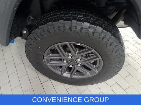 Used 2025 Jeep Wrangler Unlimited Sport AWD/4WD image 8