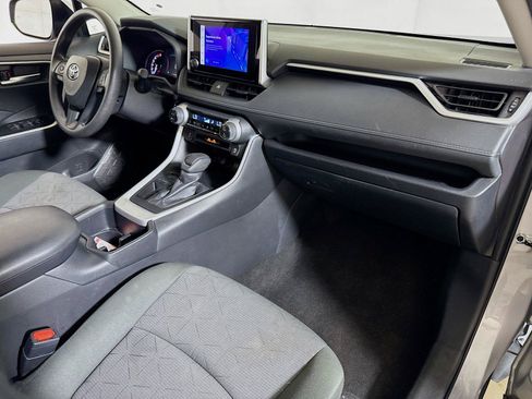 Used 2025 Toyota RAV4 XLE FWD image 26