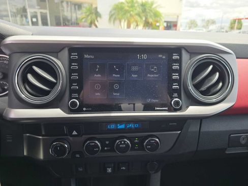 Used 2022 Toyota Tacoma SR5 AWD/4WD image 28