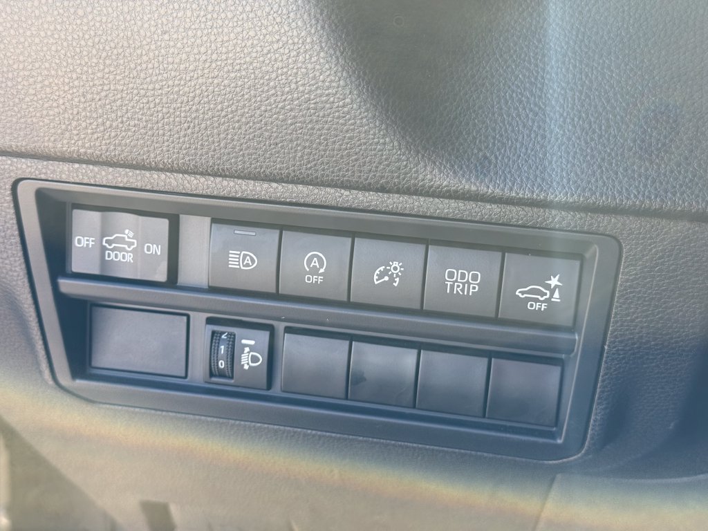 Used 2025 Toyota Tundra SR5 w/ SR5 Convenience Package AWD/4WD image 19