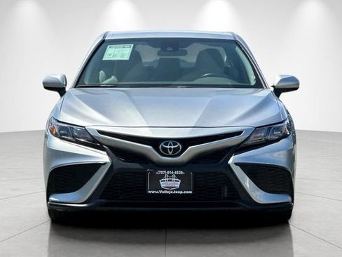 Used 2024 Toyota Camry SE FWD image 9