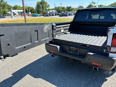 Used 2023 Honda Ridgeline Black Edition image 13