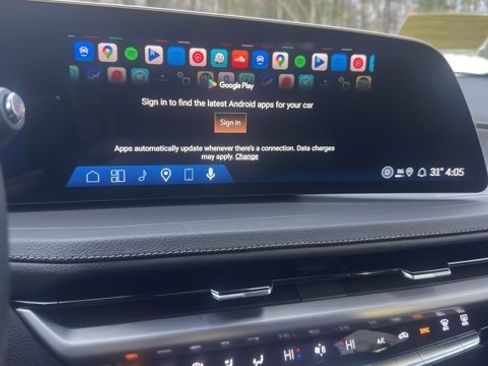 Used 2025 Cadillac XT4 Premium Luxury image 12