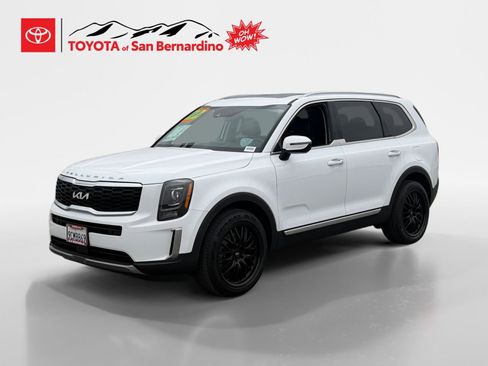 Used 2022 Kia Telluride S FWD image 1
