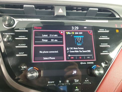 Used 2020 Toyota Camry XSE image 18