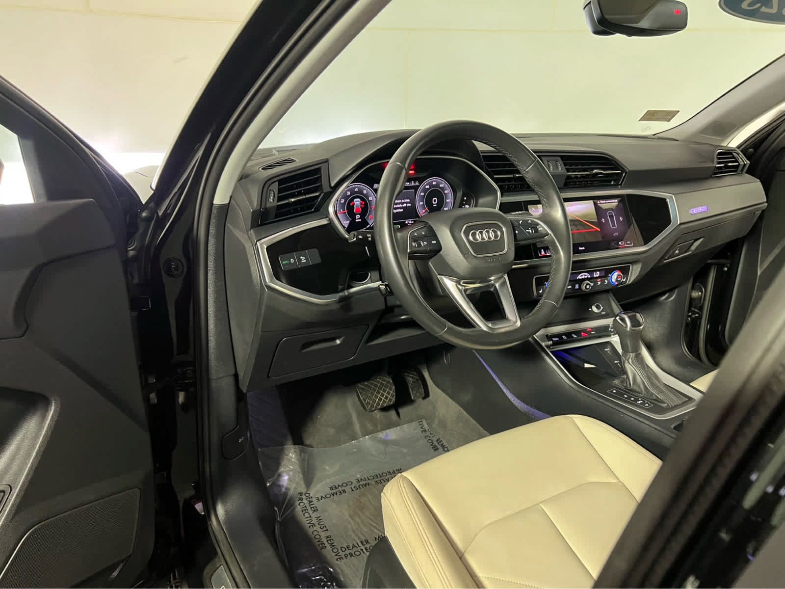 Used 2023 Audi Q3 2.0T Premium Plus w/ Premium Plus Package AWD/4WD image 23