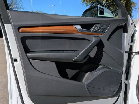 Used 2023 Audi Q5 2.0T Premium w/ Convenience Package image 14