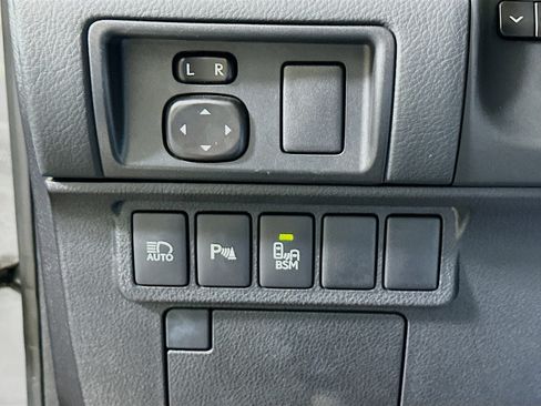 Used 2016 Lexus ES 300h image 17