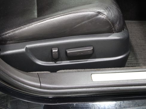 Used 2015 Acura TLX w/ Technology Package FWD image 23