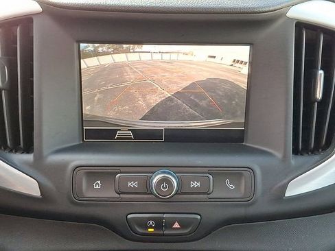 Used 2024 GMC Terrain SLE image 18