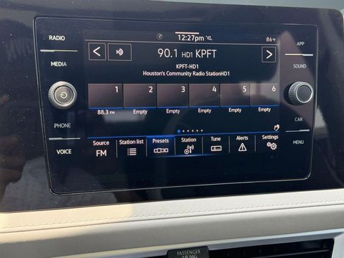 New 2026 Volkswagen Taos SE FWD image 24