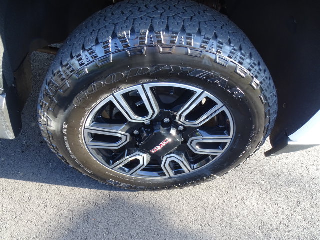Certified 2022 GMC Sierra 2500 AT4 w/ AT4 Preferred Package AWD/4WD image 33
