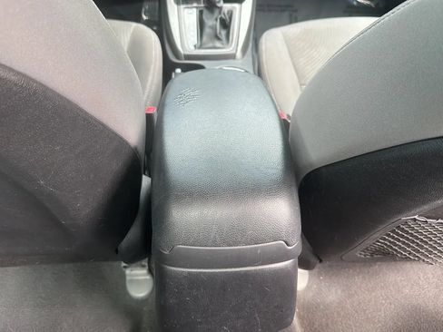 Used 2014 Hyundai Elantra SE FWD image 26