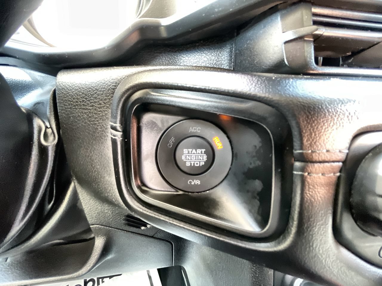 Used 2025 Jeep Wrangler Unlimited Rubicon AWD/4WD image 16