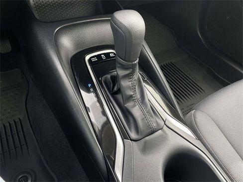 Used 2025 Toyota Corolla LE image 31