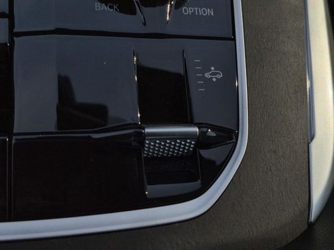 New 2026 BMW X7 xDrive40i w/ Executive Package image 25