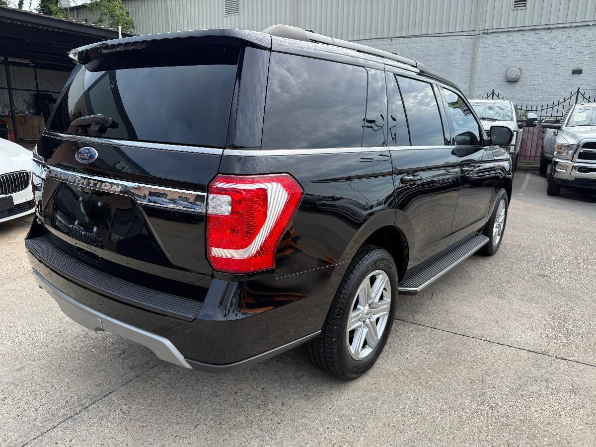 Used 2019 Ford Expedition XLT w/ Equipment Group 202A RWD image 4