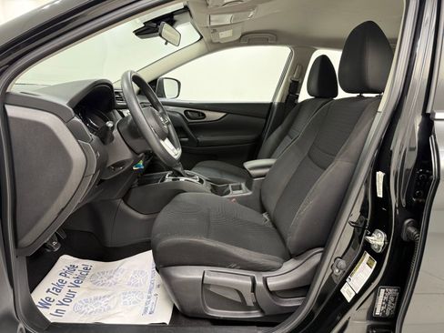 Used 2020 Nissan Rogue Sport S image 13