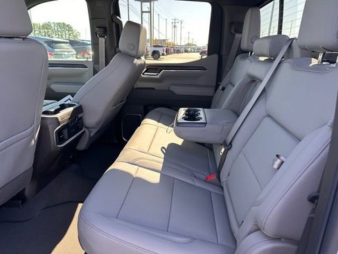 New 2026 GMC Sierra 1500 SLT image 21