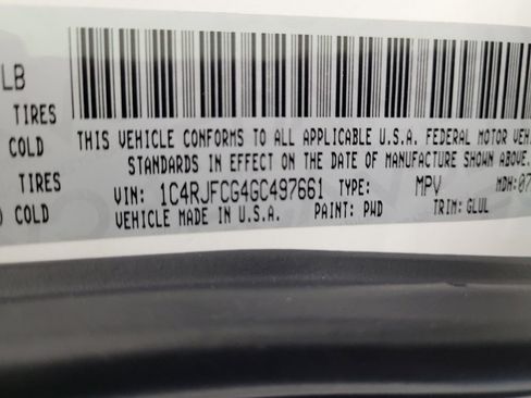 Used 2016 Jeep Grand Cherokee Overland w/ Advanced Technology Group AWD/4WD image 33