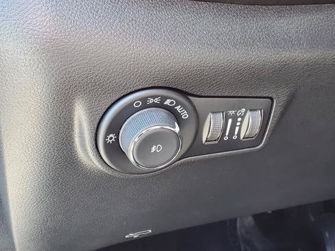 Used 2026 Jeep Compass Trailhawk AWD/4WD image 9