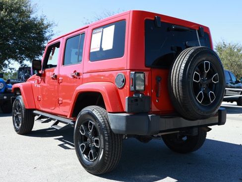 Used 2018 Jeep Wrangler Unlimited Sahara image 8