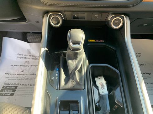 Used 2025 Toyota Grand Highlander AWD image 27