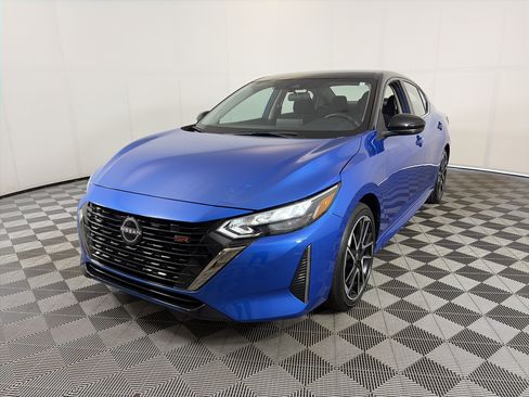 Certified 2024 Nissan Sentra SR FWD image 2