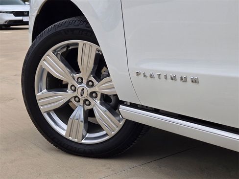 Used 2023 Ford Expedition Max Platinum image 32
