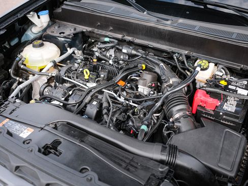 Used 2023 Ford Maverick XLT image 34