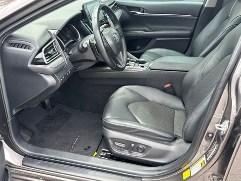 Used 2021 Toyota Camry XSE w/ Navigation Package FWD image 9