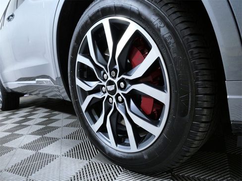 Used 2022 Cadillac XT6 Sport image 2