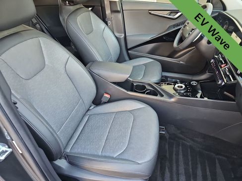 Used 2024 Kia Niro Wave FWD image 18