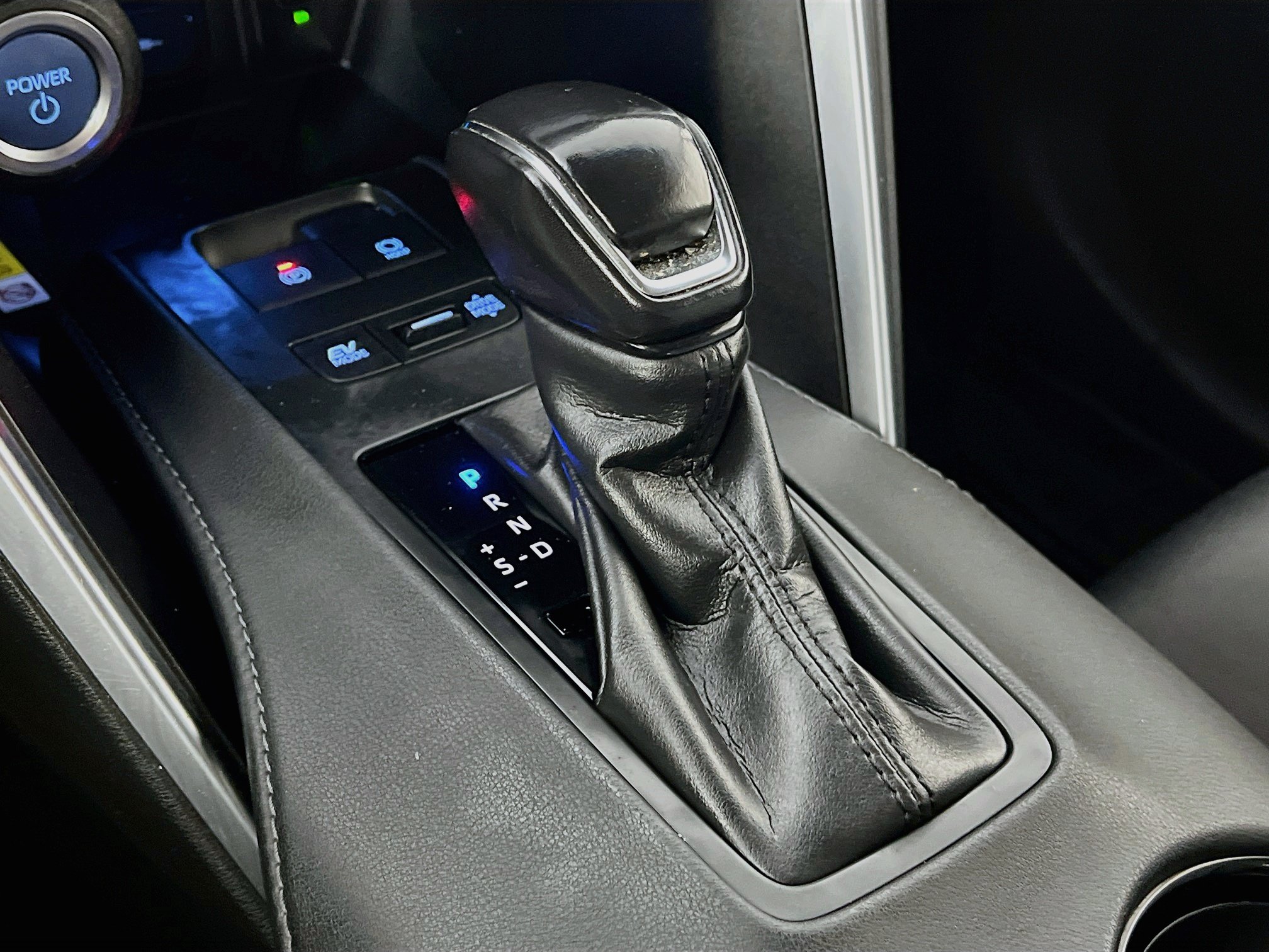 Certified 2021 Toyota Venza LE AWD/4WD image 17