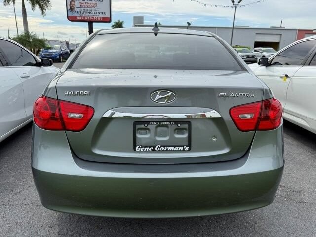 Used 2010 Hyundai Elantra SE FWD image 4