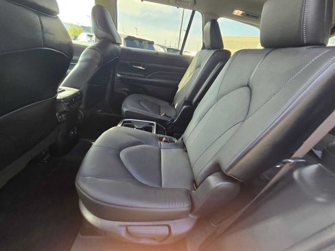 Used 2024 Toyota Grand Highlander FWD image 17