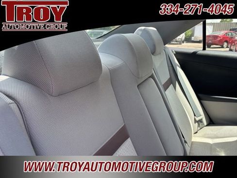 Used 2012 Toyota Camry LE image 22