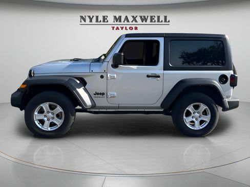 Used 2022 Jeep Wrangler Sport AWD/4WD image 4