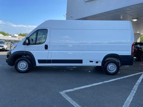 Used 2025 RAM ProMaster 2500 w/ Convenience Group FWD image 9