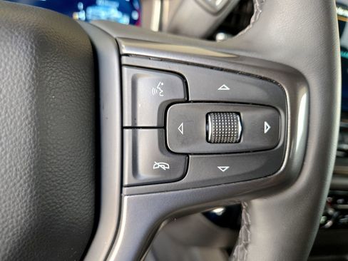 Used 2025 Chevrolet Silverado 2500 ZR2 w/ Technology Package image 14