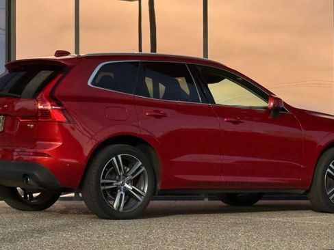 Used 2019 Volvo XC60 T5 Momentum w/ Advanced Package image 14