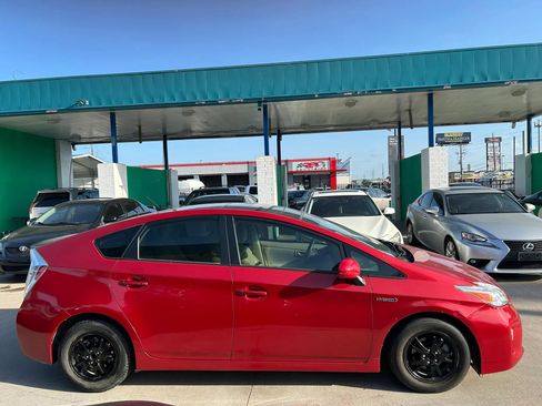 Used 2012 Toyota Prius Three w/ Solar Roof Pkg FWD image 6