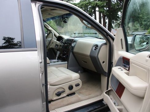 Used 2005 Ford F150 Lariat image 14