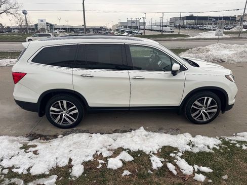 Used 2017 Honda Pilot Touring image 6