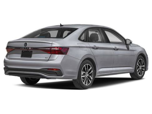 Used 2026 Volkswagen Jetta SE FWD image 3