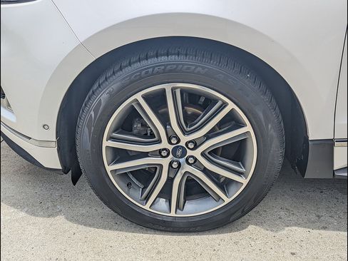 Used 2019 Ford Edge Titanium w/ Equipment Group 301A FWD image 14