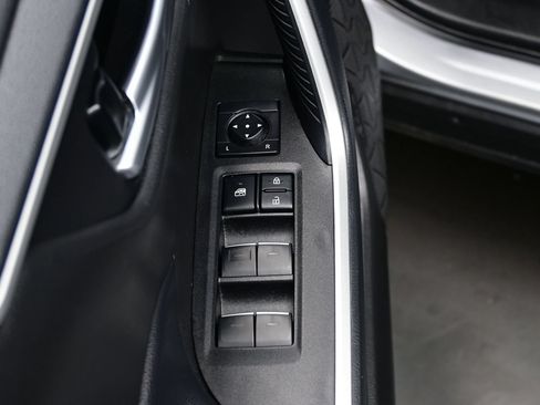Used 2025 Toyota RAV4 XLE AWD/4WD image 10