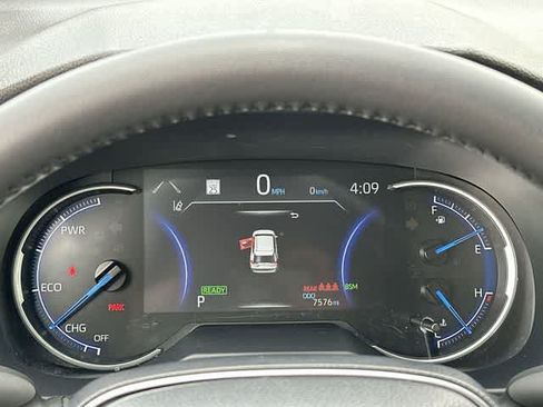 Used 2025 Toyota RAV4 XSE w/ Weather Package AWD/4WD image 7