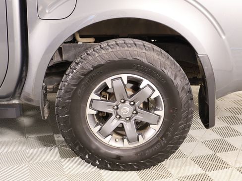 Used 2019 Nissan Frontier Desert Runner RWD image 17